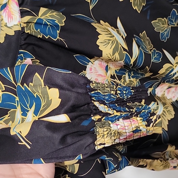 Shein Blouse - Picture 2 of 4